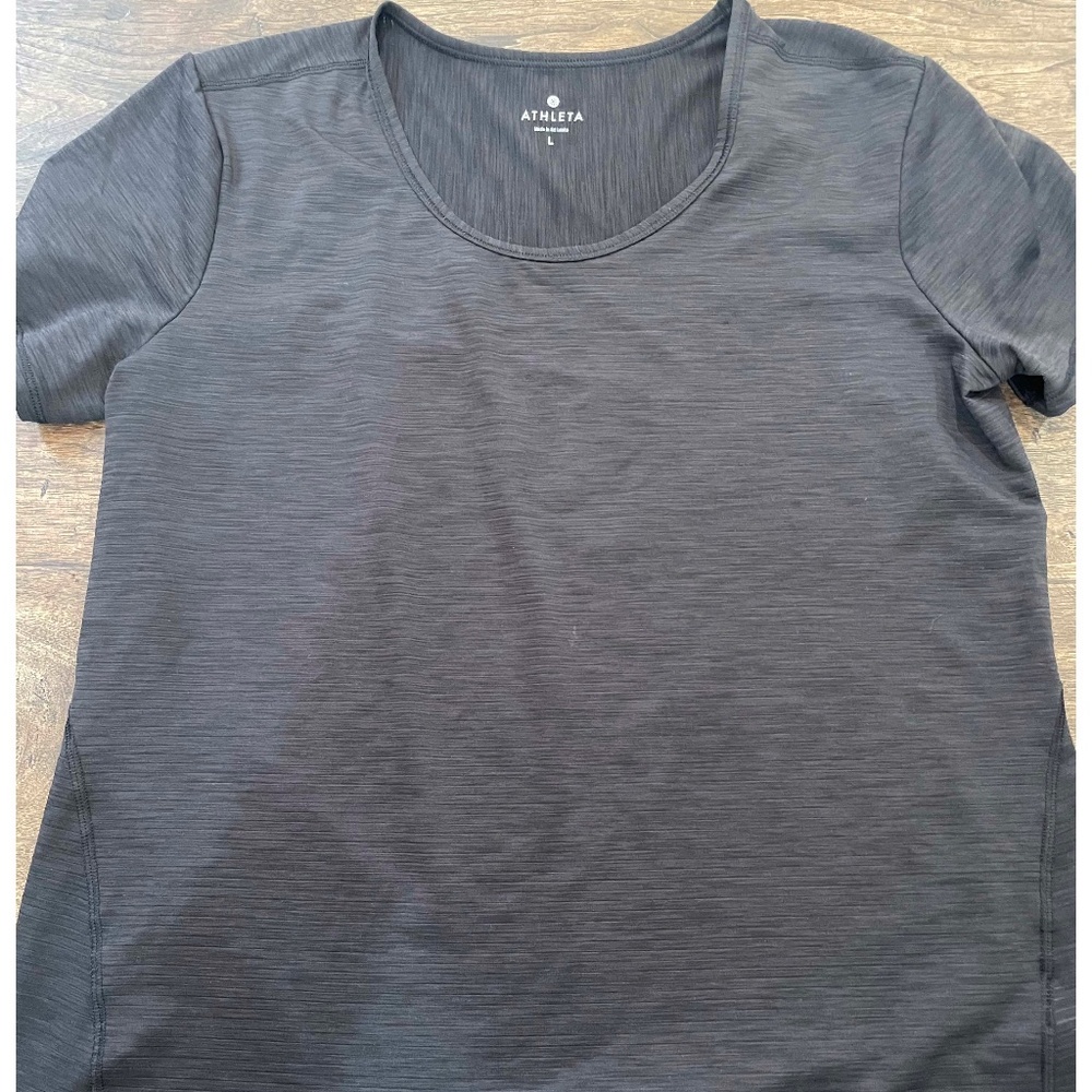 Athleta workout T (NWOT)